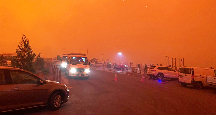 Желающие приехать в Австралию в опасности, усиливающая жара усиливает австралийские лесные пожары.
